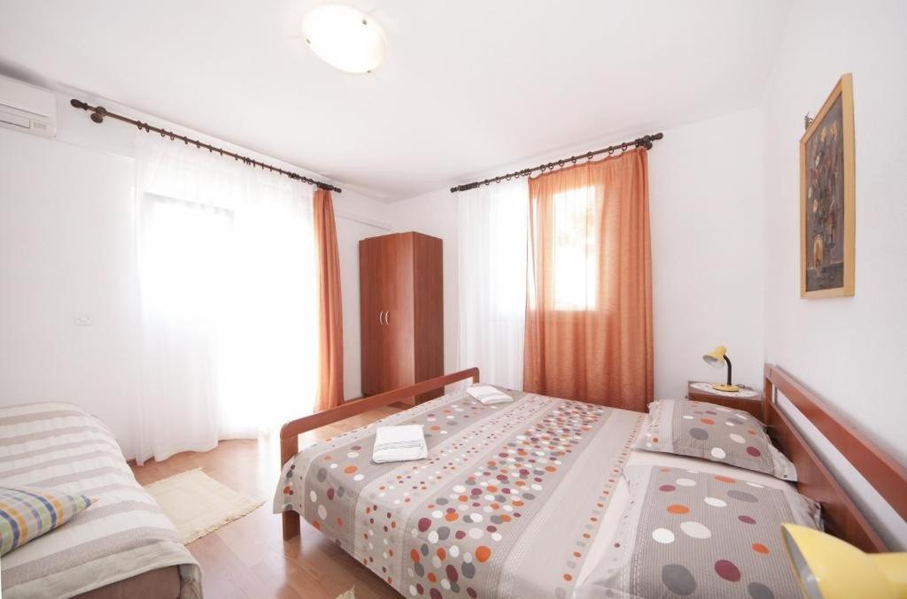 Apartments Mira Splitska Dış mekan fotoğraf